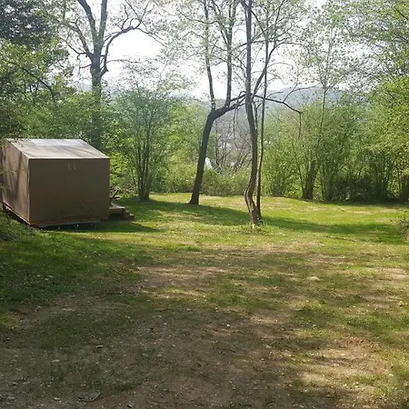 Parque de Campismo Le Rey Louvie Juzon